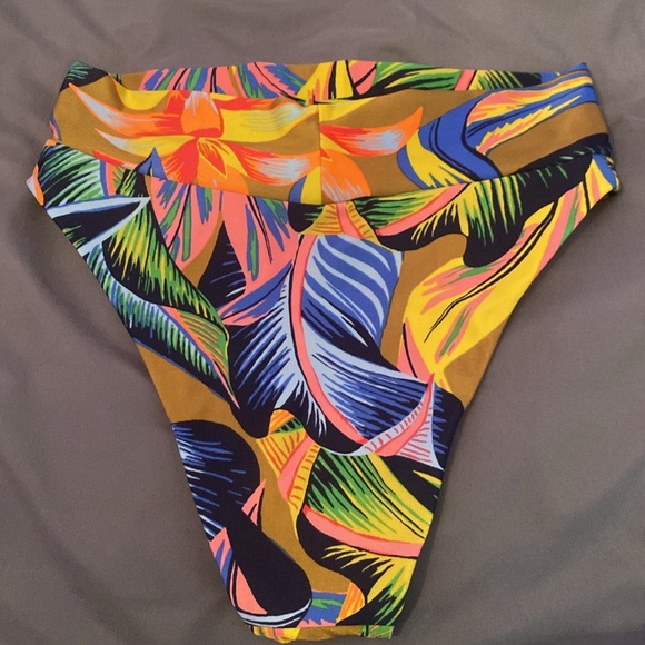 Aerie swim - Picture 3 of 4